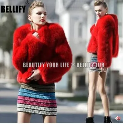 Milan 2020 новые коллекции пальто и куртки из натурального Лисьего меха со звездами