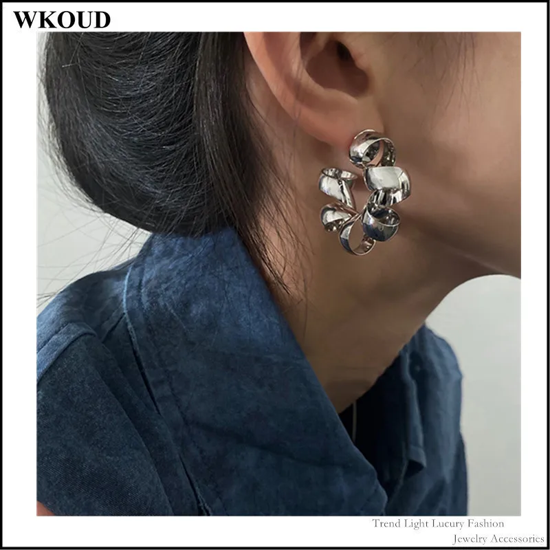 2021 Korean Niche Unique Design Twisted Catwalk Model Curved Three-Dimensional Spiral Personal  Metal Women's Earrings Jewelry