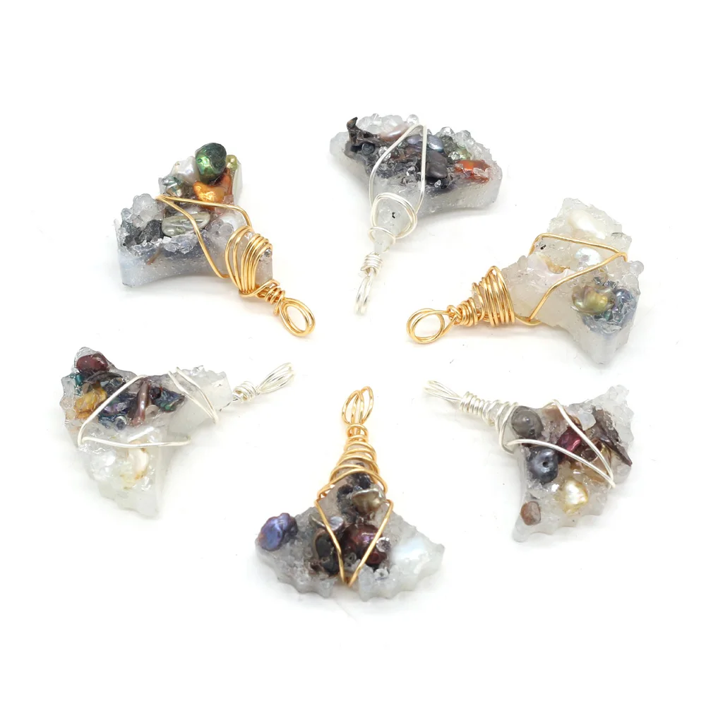 

Hot Selling Natural Semi-precious Stone Pendant Irregular Fan Shaped Pearl Color Random Pendant for Making Necklace Accessories