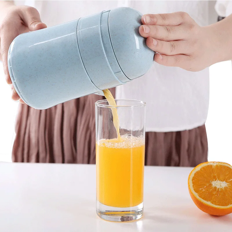 OAPE Simple Mini Squeezer For Lime Orange Lemon Fruit 100% Original Juice Child Healthy Life Potable Manual Citrus Juicer
OAPE Simple Mini Squeezer For Lime Orange Lemon Fruit 100% Original Juice Child Healthy Life Potable Manual Citrus Juicer