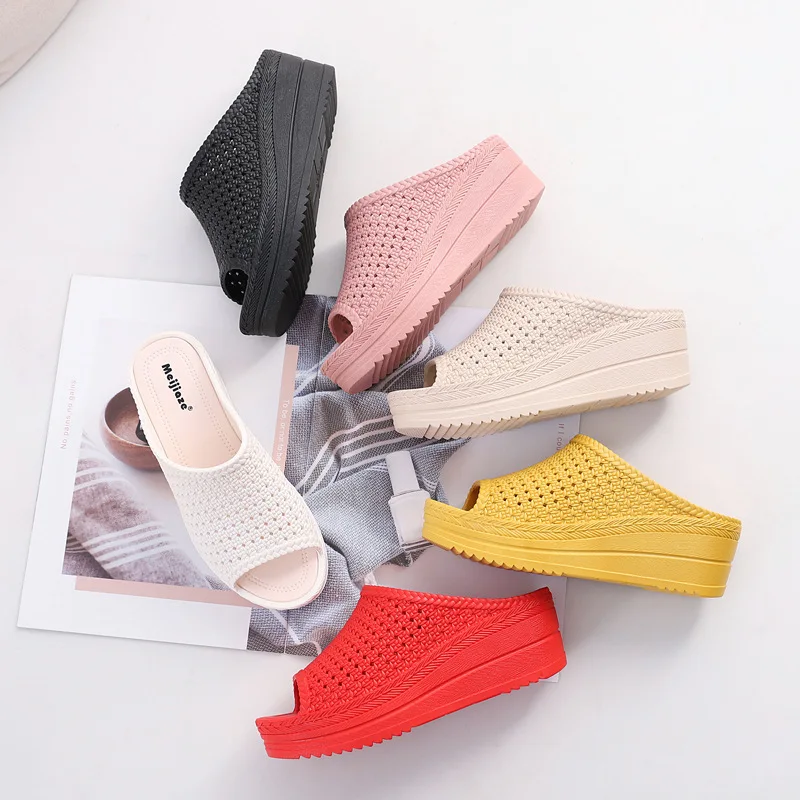 

Сандалии женские на платформе и высоком каблуке, пляжные шлепанцы для отдыха, тапки на танкетке, спонж, летняя модель