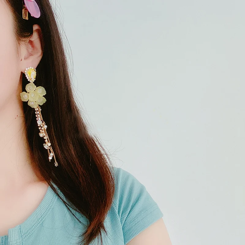 

MENGJIQIAO New Korean Fashion Bijoux Waterdrop Crystal Tassel Long Dangle Earrings Elegant Acrylic Flower Boucle d'oreille Femme