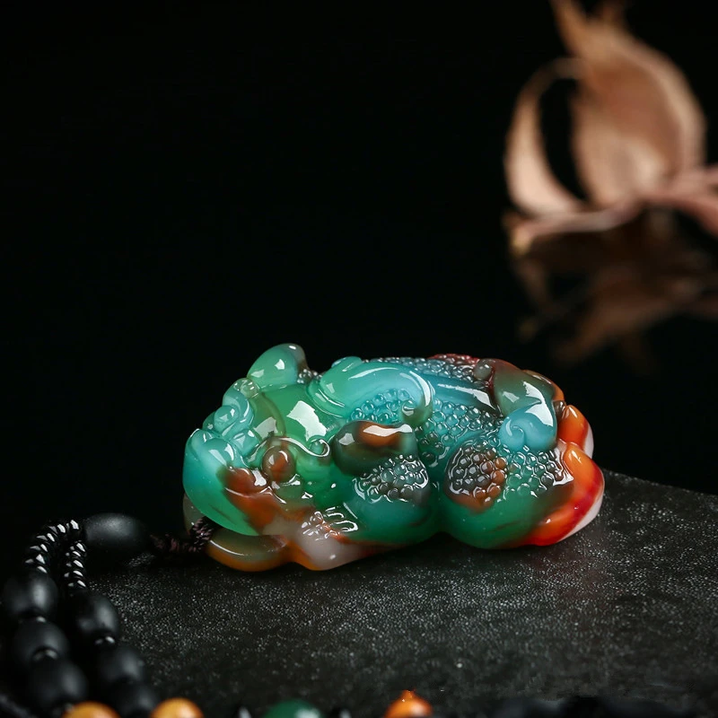 

Natural Color Hand-carved Brave Jade Pendant Fashion Boutique Jewelry Men and Women Money-giving Necklace Gifts