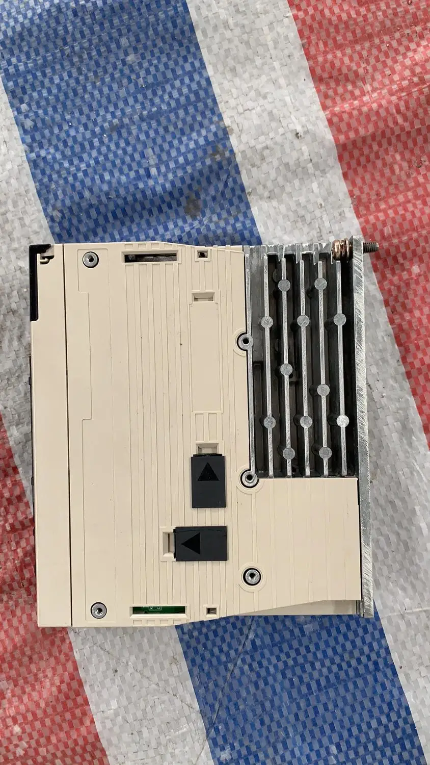 

YASKAWA SGDV-R70A01B/SGMJV-A5ADA2C 50W Servo drive and motorQuality guarantee and the price is negotiable