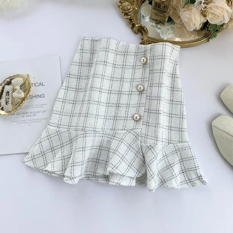 Белый Young Gee элегантные женские шерстяные мини юбки с оборками Русалка твид плед жемчуг пуговицы женские Осень Зима тонкая офисная юбка - Цвет: Белый