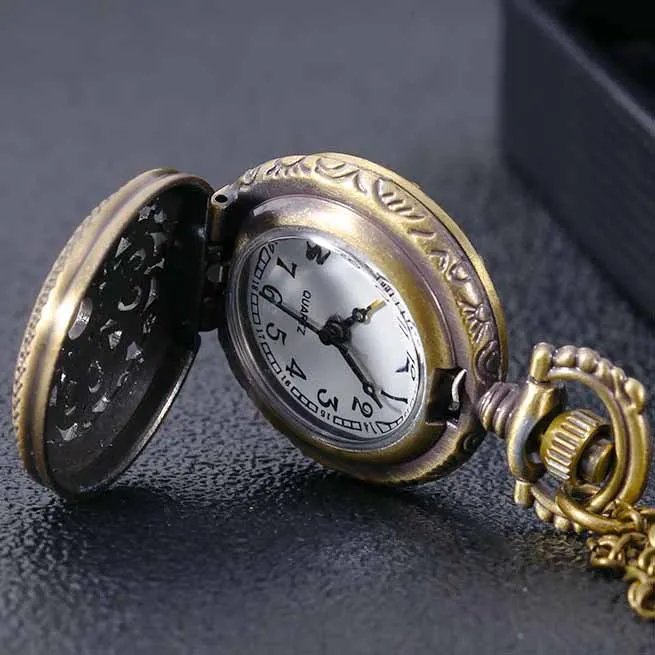 Fashion Brand Luxury Carved Hollow Bronze Vintage with Necklace Trumpet Quartz Pocket Watch Personality Gift for Men Women HB019 | Наручные