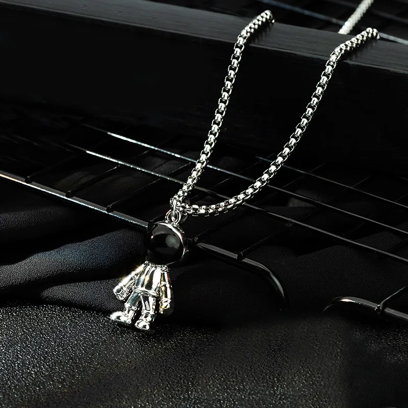 

Astronaut Starry Man Pendant Necklace Stainless Steel Cuban Hip-hop Chain Jewelry Gift for Man Rap Rock Music Band Bar Concert