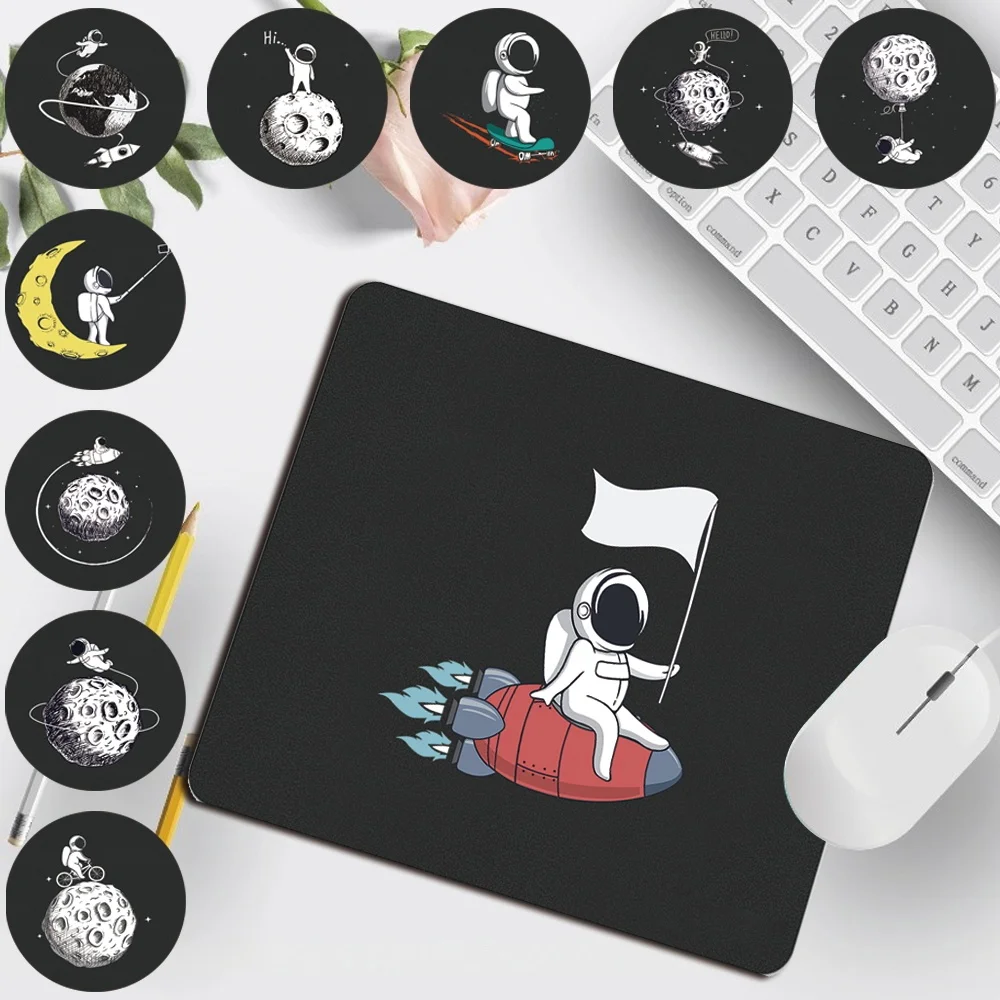 

Anti-slip Computer Mouse Pad PU Leather Smooth Gaming Mouse Mat Portable Small 25x21cm Astronaut Pattern Durable Mousepad
