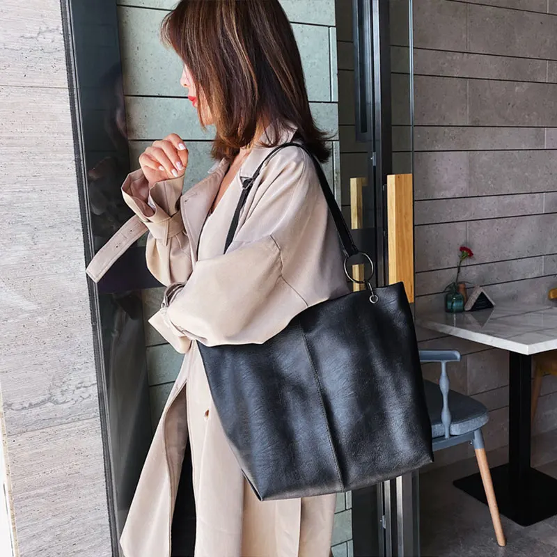 

Зимняя женская сумка через плечо из мягкой искусственной кожи, модные сумки большой вместимости для женщин, трендовая однотонная Сумка-тоут через плечо