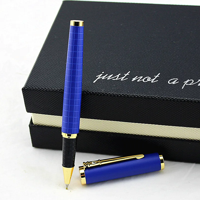 Роскошная шариковая ручка со сменными стержнями в деловом стиле Золотая