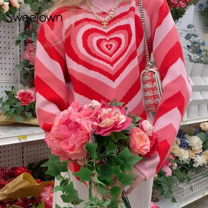 Женский трикотажный свитшот с принтом сердечек и круглым вырезом - купить по