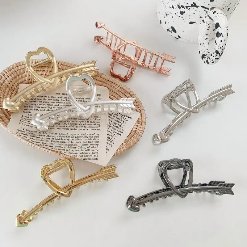 

2021 Korean Metal Geometric Hair Claw Barrettes Elegant Hair Clip Crab Arrow Heart Hairpin Headwear Women Girl Hair Accessories