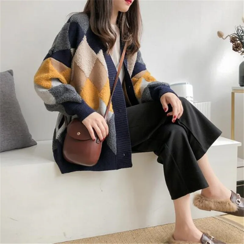 

Women Sweaters Autumn Winter 2021 Fashionable Casual Plaid V-Neck Cardigans Single Breasted Loose Sweater