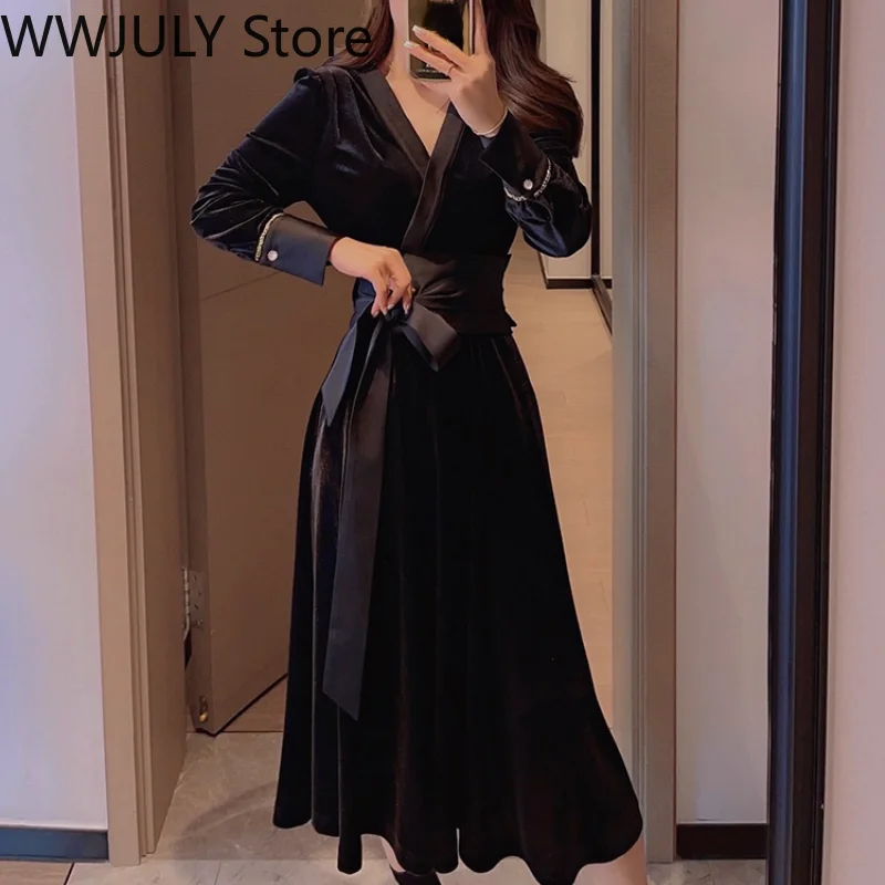 Женское бархатное платье средней длины черное винтажное с длинным рукавом и