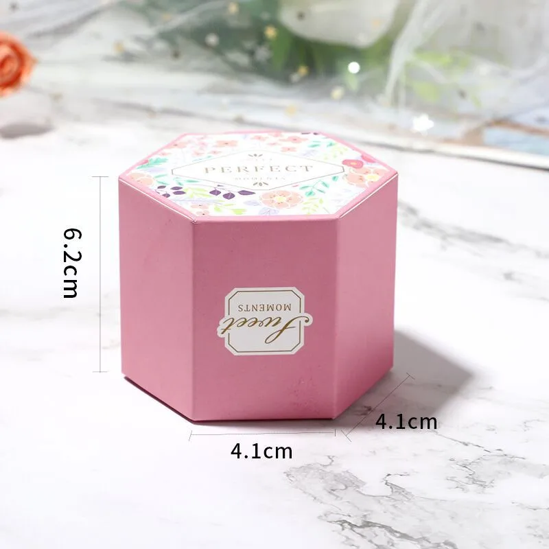 

10/20/50pcs Flower Printed Candy Box for Wedding Party Creative Floral Printing White Paperboard Geometric Souvenir Gift Boxes