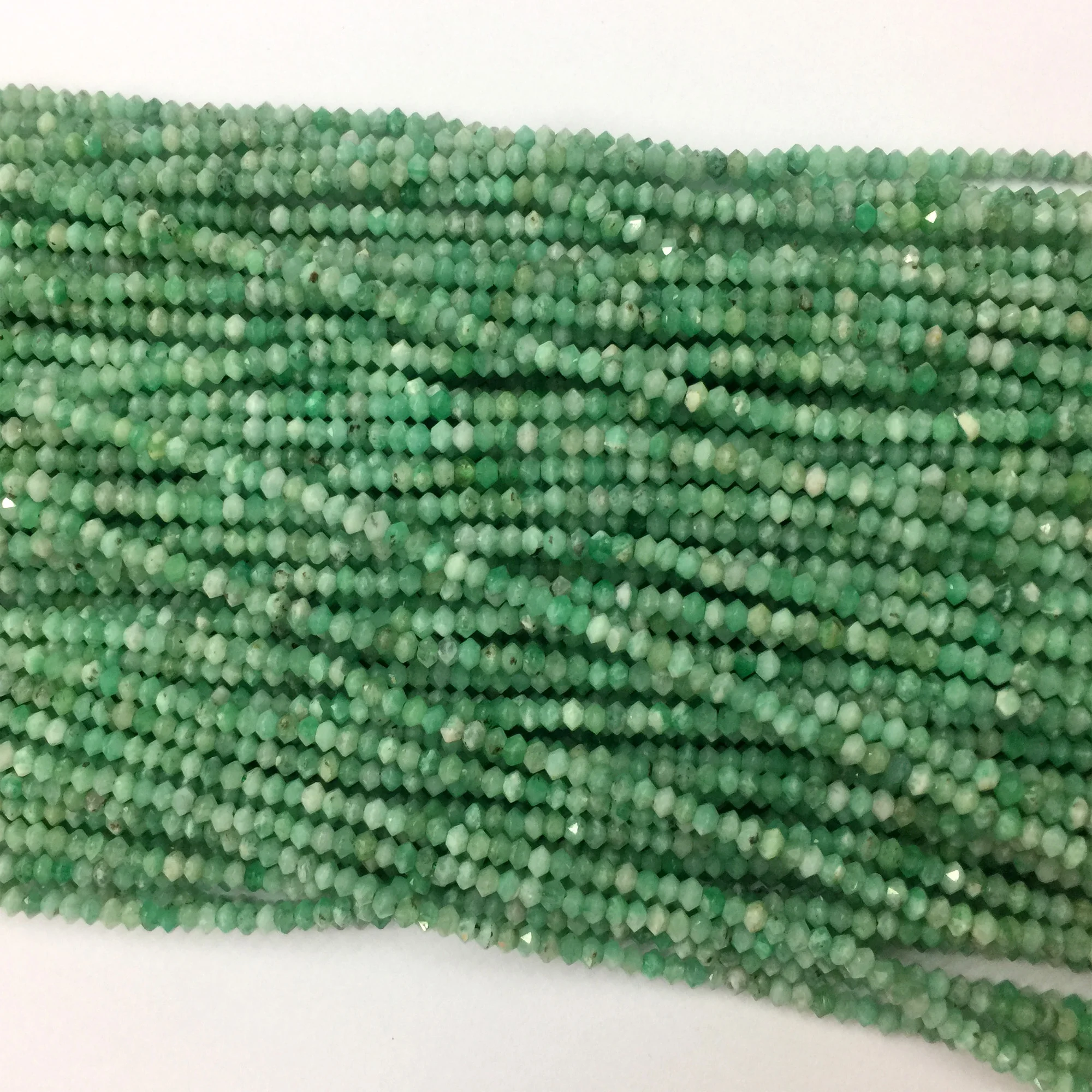 Подлинные ожерелья или браслеты из натурального зеленого изумруда Колумбия