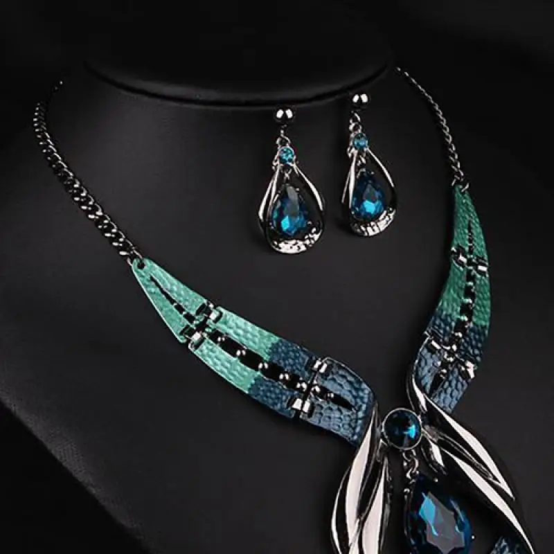 Women Statement Chain Pendant Choker Bib Necklace Earrings Fashion Jewelry Set |