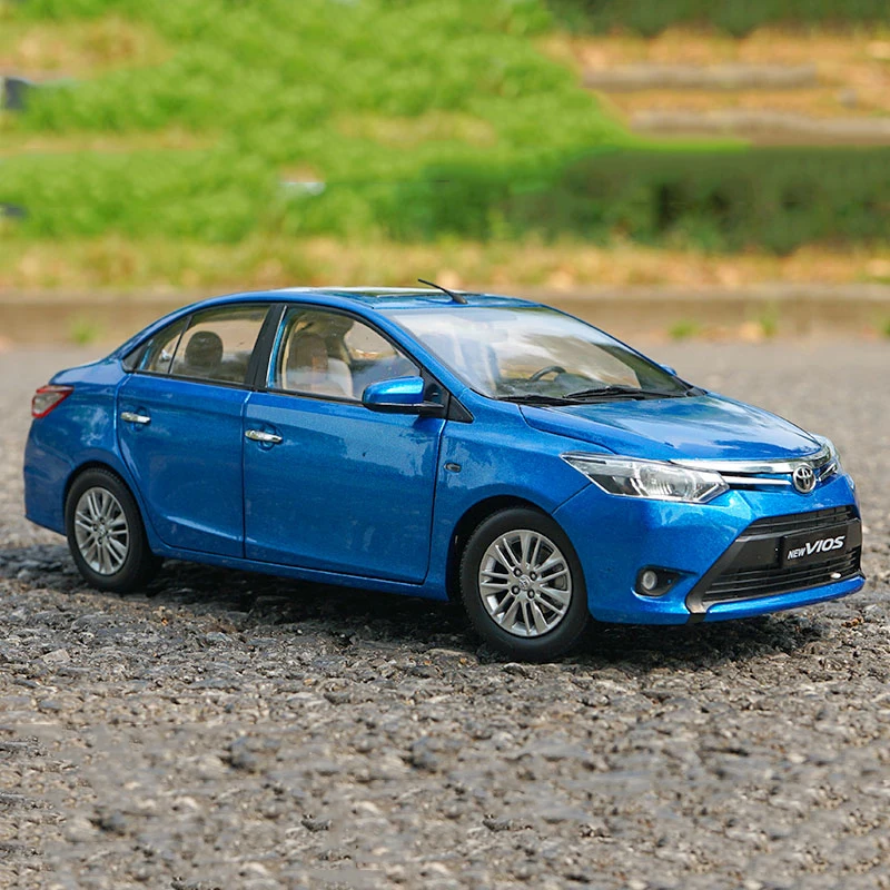 

1:18 scale Diecast Model 2013 VIOS 1/18 Alloy Toy Car Miniature Collection for Boys Girls toy Gift