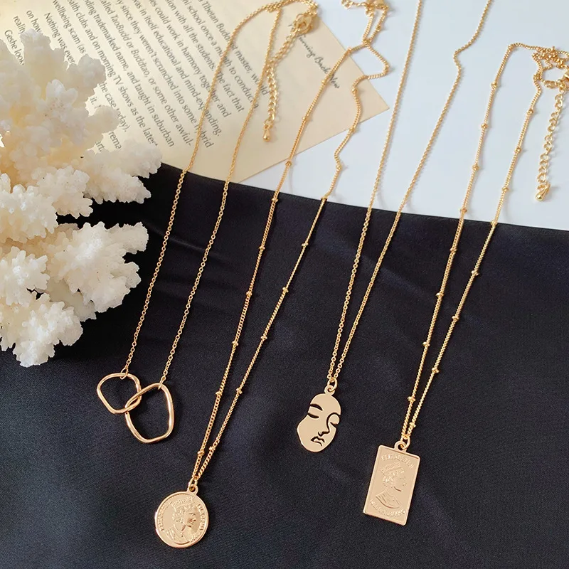 

Creative Square Round Coin Pendant Necklace For Women Girl Personality Geometric Head Portrait Necklace Jewelry Accessories