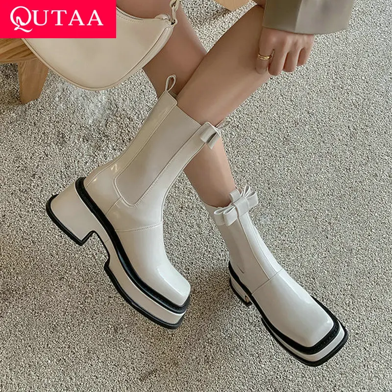 

QUTAA/2022 г. Осенне-зимние модные женские сапоги до середины икры из лакированной кожи женская обувь без шнуровки с круглым носком на квадратно...