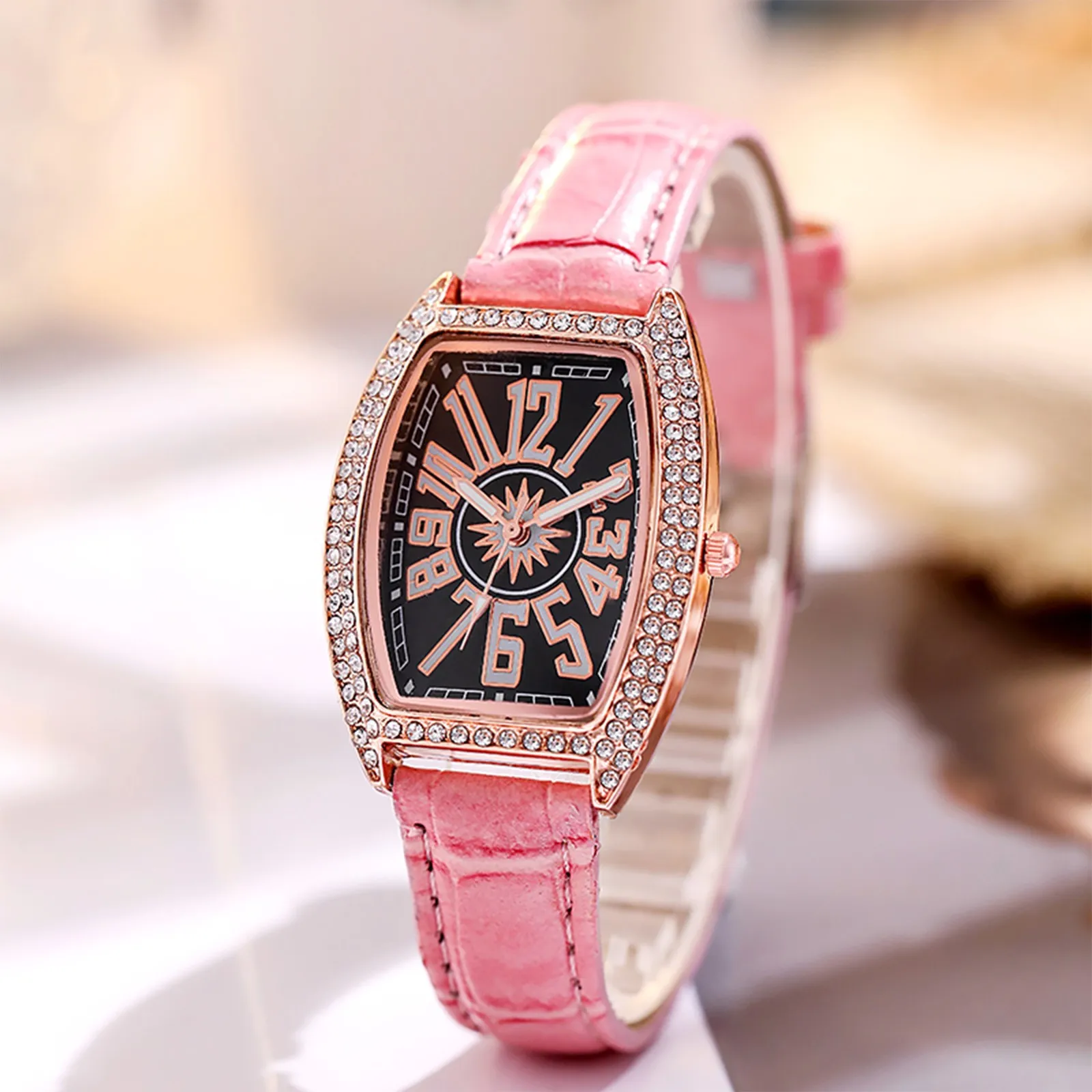 

Office Ladies Leather Belt Watch Diamond-studded Quartz Wristwatches Fashion Wine Barrel Fashion Faceted Watch Women