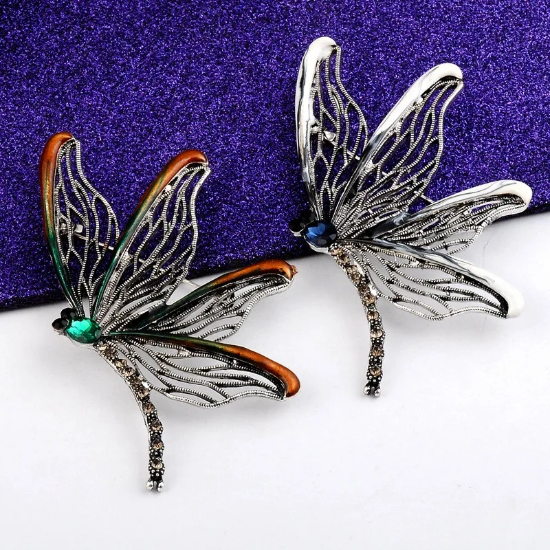 

Cute Female Hollow Dragonfly Brooches For Women Charm Silver Color Wedding Jewelry Trendy Crystal Pin Dress Coat Accessories