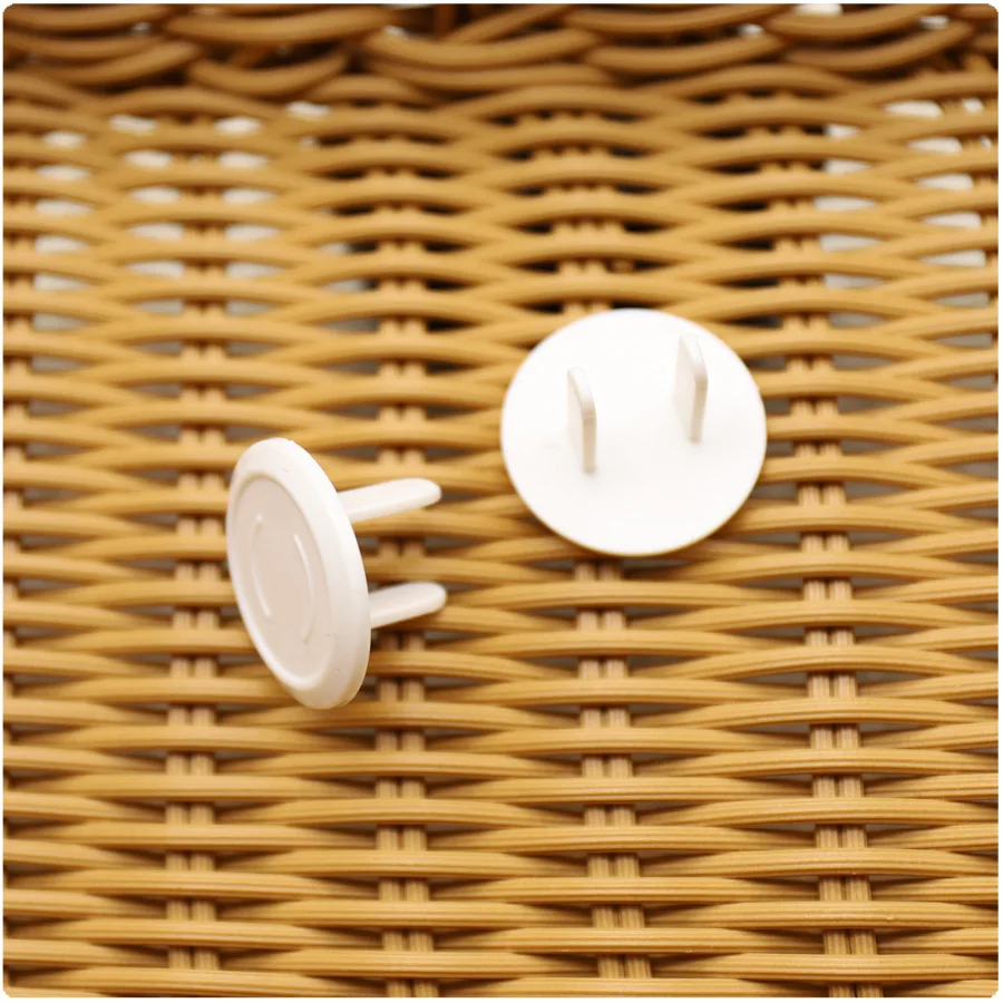 

5pcs US Children Safety Protection Baby Safety Power Socket Outlet Plug Protective ABS Cover Anti Electric Baby Safety Protector