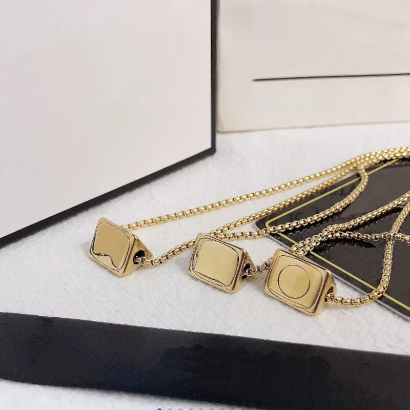 

Three-Dimensional Triangle Three-Sided Letter Necklace Gold Titanium Steel Mirror Snake Chain Choker Jewelry Accessories Women