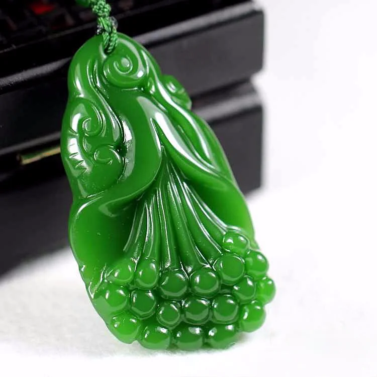 

Hot Selling Natural Men Women Hand-Carved Green Flower Pendant Necklace for Amulet Gifts Unisex