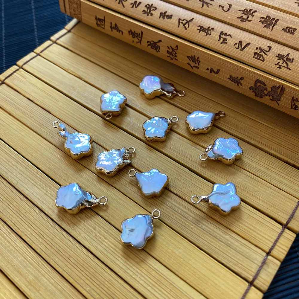 

Natural Freshwater Pearl Pendant White Irregular Flower Shape DIY Making Charm Trend Bracelet Necklace Accessories Wholesale