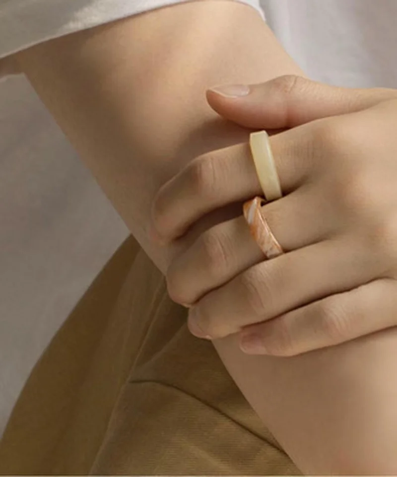 Женское Винтажное кольцо из смолы широкое акриловое цвета слоновой кости с