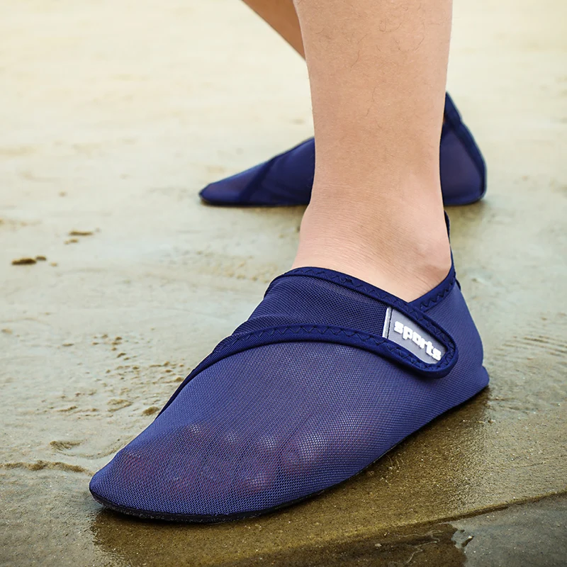 

Summer Skin-friendly Water Shoes men Plus Size Barefoot Swimming Shoes Beach Slippers transparent Aqua shoes Yoga shoes male new