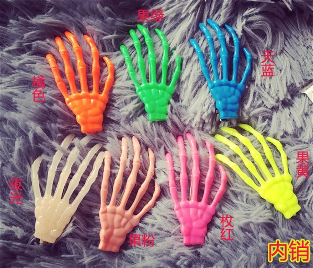 

Gothic Punk Skull Hand Hair Clip Halloween Skeleton Claws Hair Barrette 2pcs