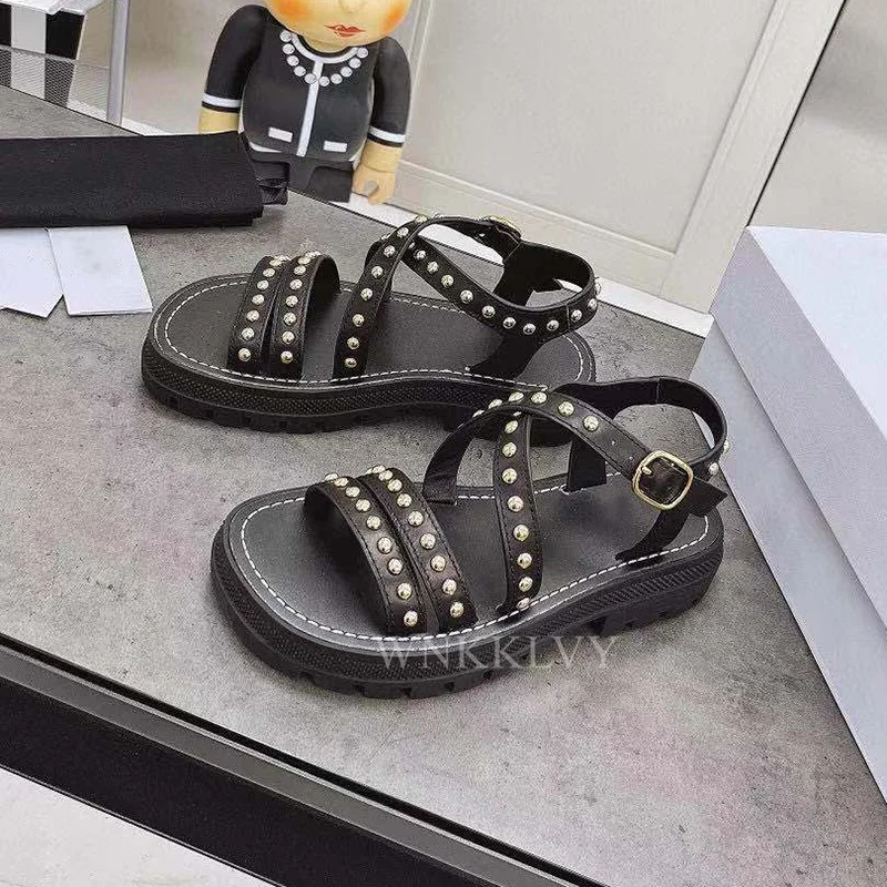 

2021 Summer flat gladiator sandals women genuine leather rivet studded buckled ankle strap casual vacation beach shoes girls