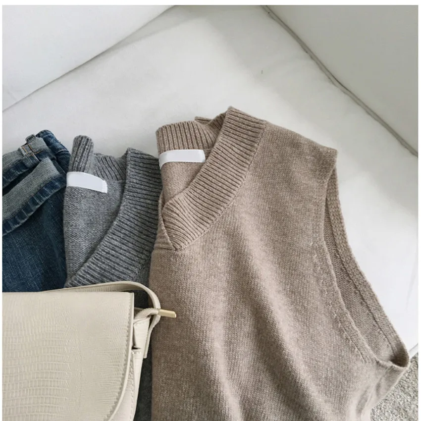 

Korean Style Harajuku Tops Knitted Sweater Vest Women V-neck Sleeveless Waistcoat Casual Loose Knitwear Womens Outwear