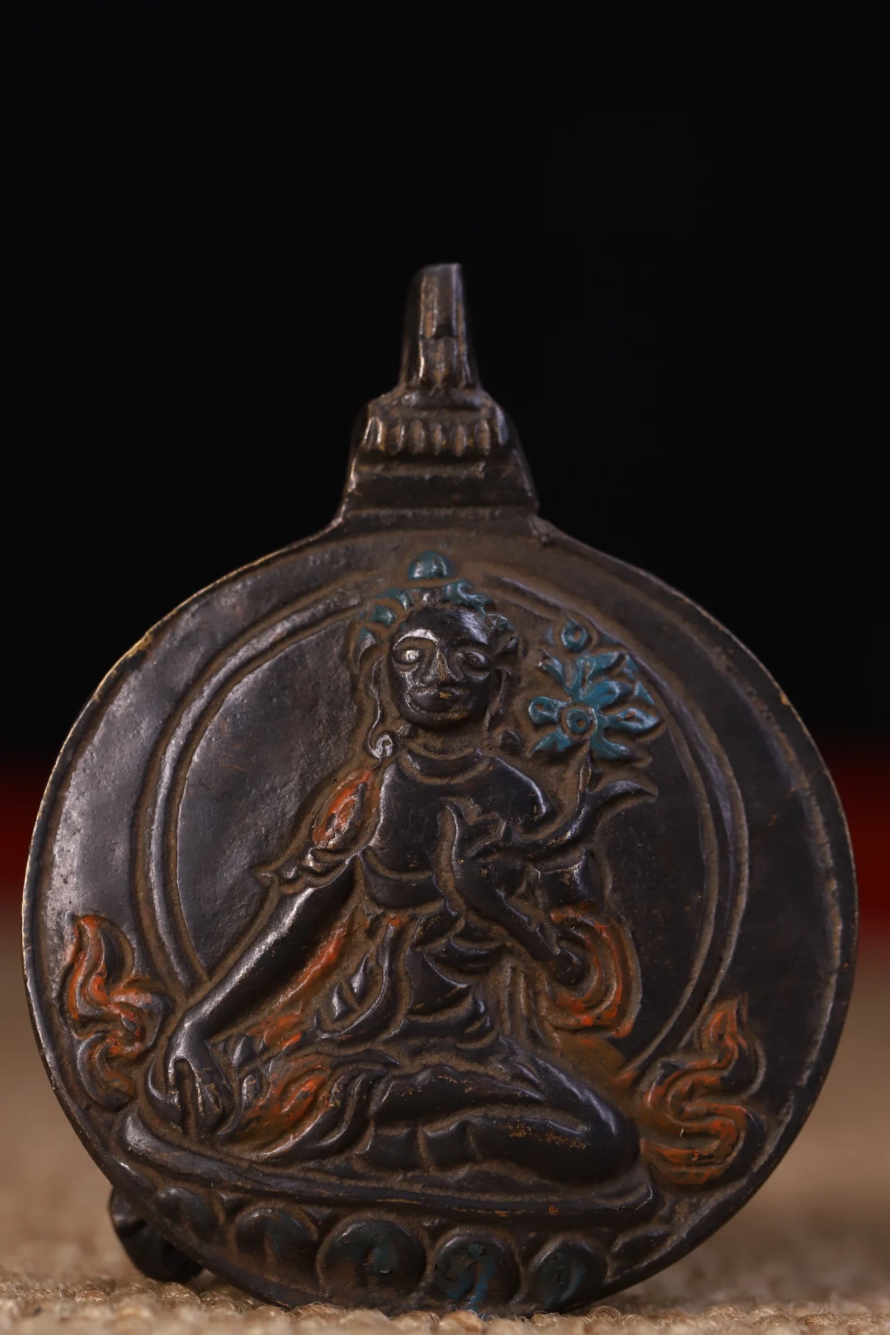 

2"Tibet Temple Collection Old Bronze Tracing Green Tara Bodhisattva Zodiac Statue Gossip card Amulet Pendant amulet Exorcism