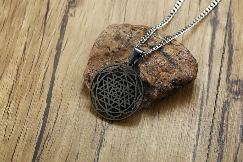 Мужчины Sri Yantra ожерелье с подвеской в виде мандалы в черном счастливом шарме из нержавеющей стали Blessed энергетические духовные ювелирные изделия 24 дюйма