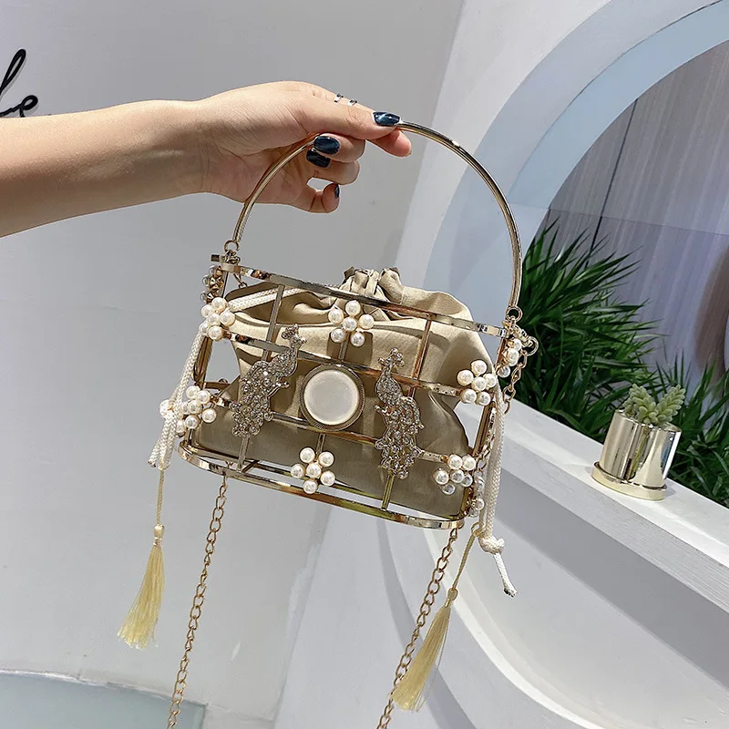 Сумка из кованого железа с жемчугом и цветком сумка на металлической цепочке