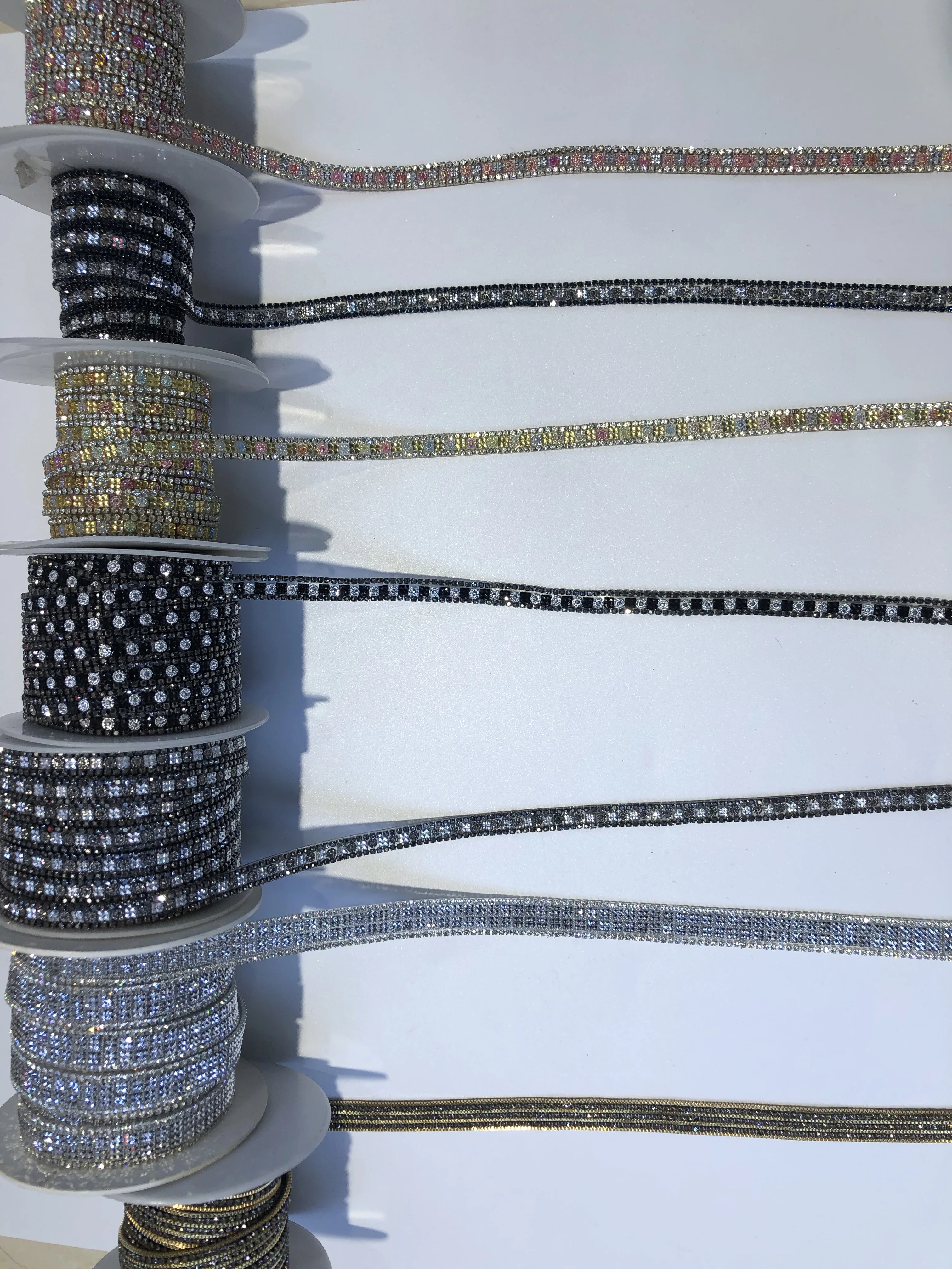 

Hotfix Rock Diamond Crystal Ribbon Trimming 1Yard/Lot 11mm Width Rhinestone Chain Tape Fabric Applique Banding for Accessories