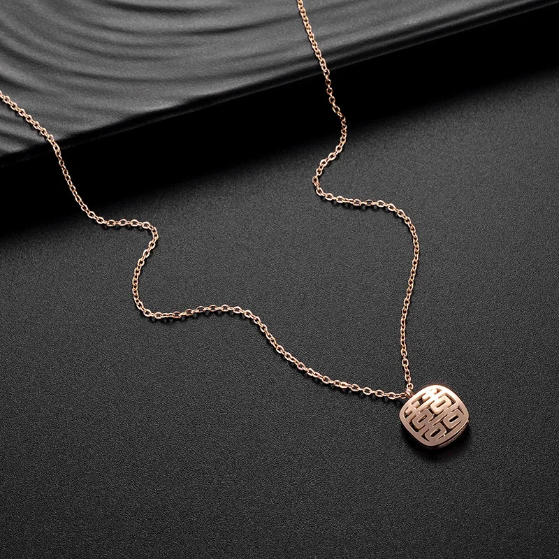 

Happiness Stainless Steel Necklace Unfading Wild Rose Gold Clavicle Chain Jewelry Lady Necklace Personalized Necklace