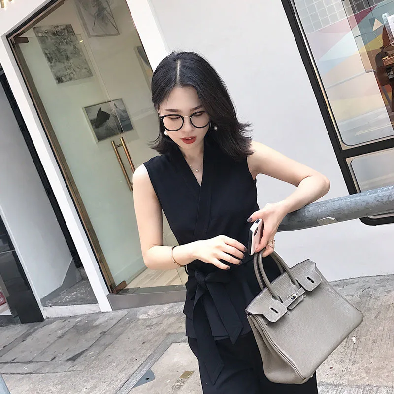 Костюм женский повседневный из двух предметов рубашка без рукавов с завязкой