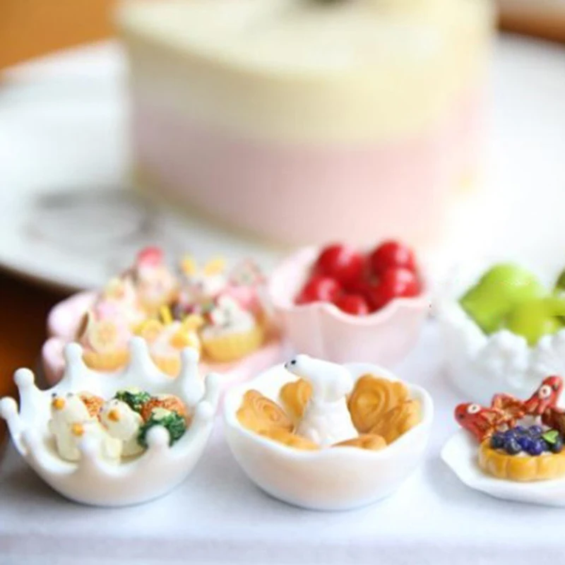 

4PCS 1:12 Crown shaped Dishes Plate Tableware Dolls House Furniture Miniatures House Furniture Miniatures Decor Kitchen Toy