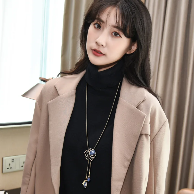 Элегантная блестящая синяя цепочка для свитера с кисточками и кристаллами