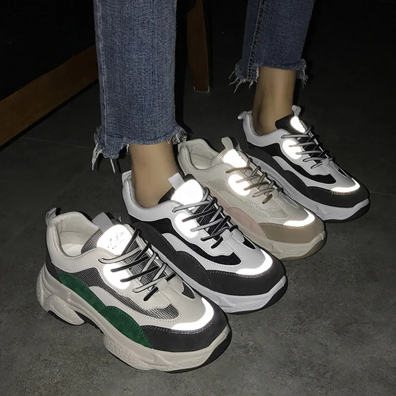 Женская обувь на вулканизированной подошве со светоотражающими вставками