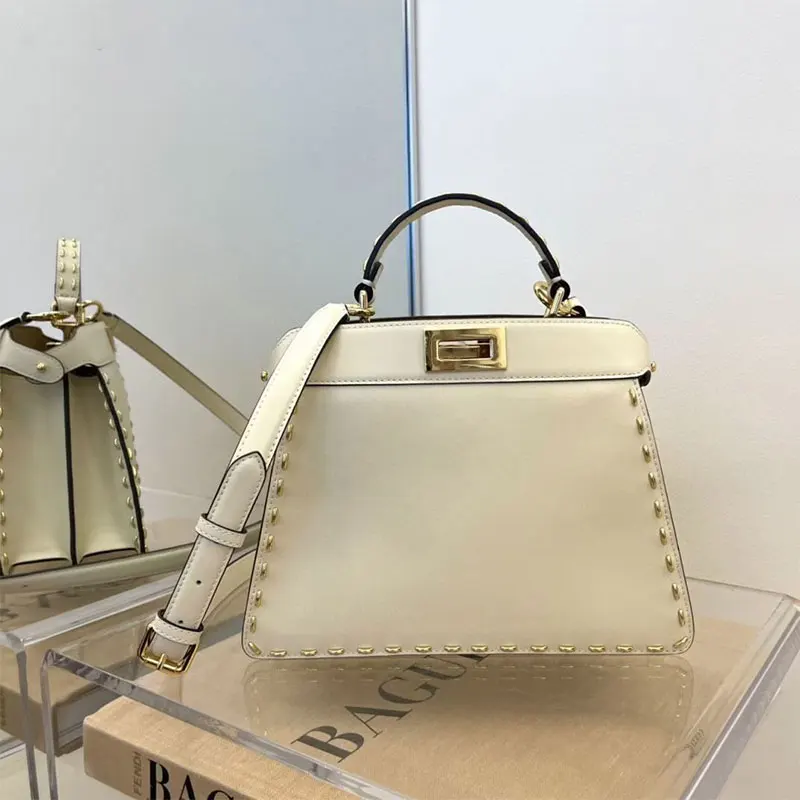 

TOP retro design rivet handmade large-capacity leather handbag ladies new fashion all-match messenger shoulder bag