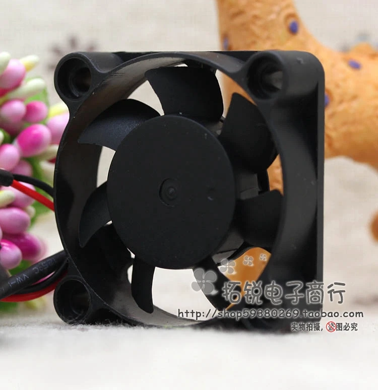 

Original AVC DS04010B05U 4010 4cm 5V 0.3A 2-Wire Max Airflow Rate USB Cooling Fan