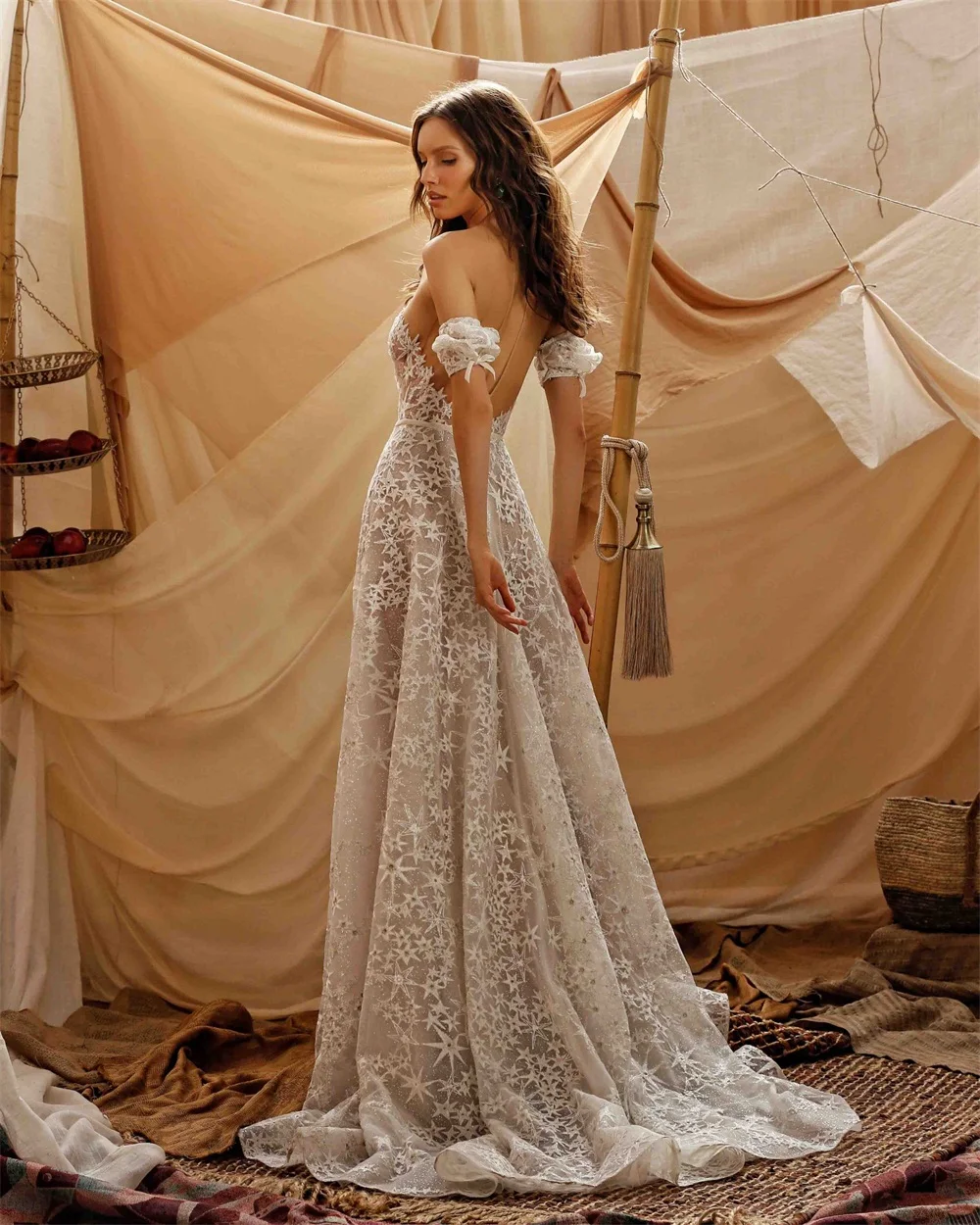 

2020 Bohemian A Line Wedding Dress Tulle Illusion Neck Lace Appliqued Country Beach Boho Sweep Train Bridal Gowns