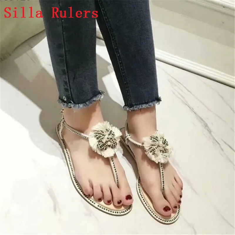 Женские босоножки с кисточка Бусиной украшенные кристаллами белые черные