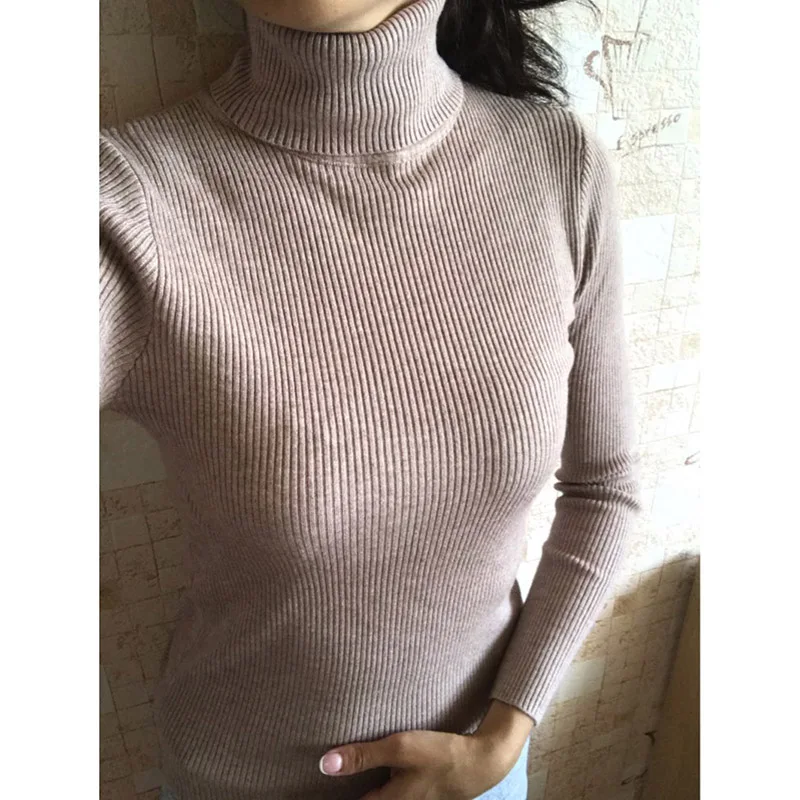 Женский свитер с высоким воротником плотный однотонный вязаный облегающий