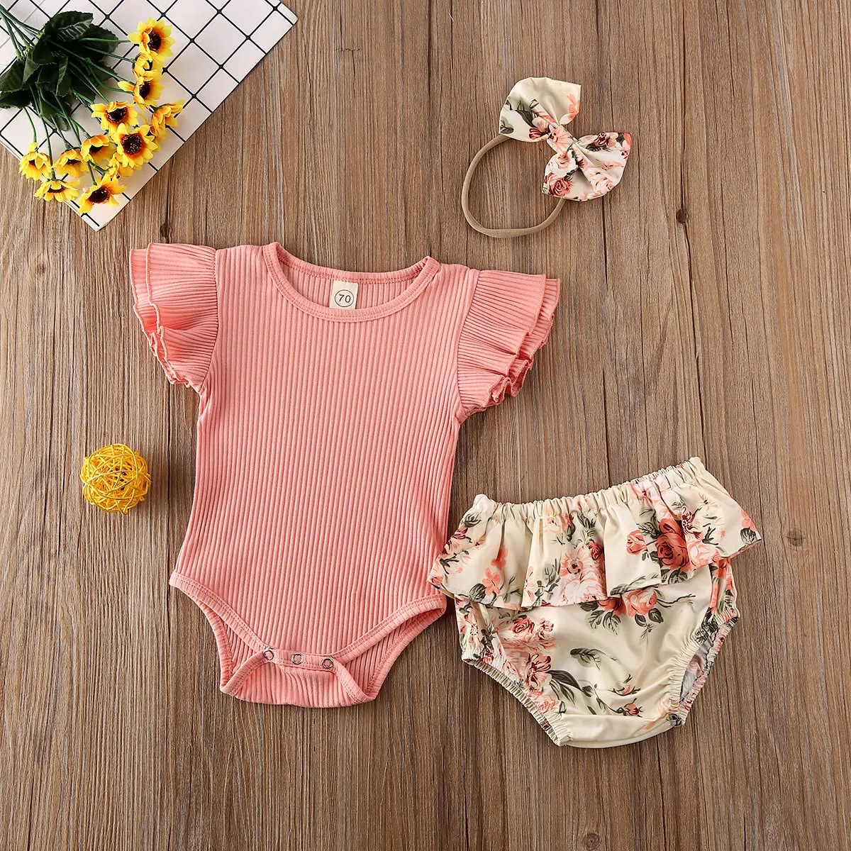 

2020 0-24M Baby Hot Summer Newborn Clothes Baby Girl Ruffled Ribbed Bodysuit Flower Shorts Headband 3pcs Sets Infant Outfits